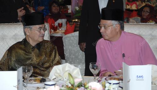MOHD NAJIB TUN ABDUL RAZAK