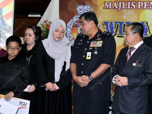 KL46_12032013_POLIS