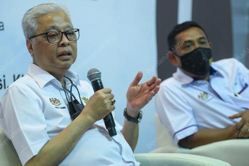 DATUK SERI ISMAIL SABRI YAAKOB
