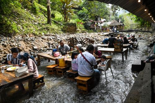 CUTI HUJUNG MINGGU