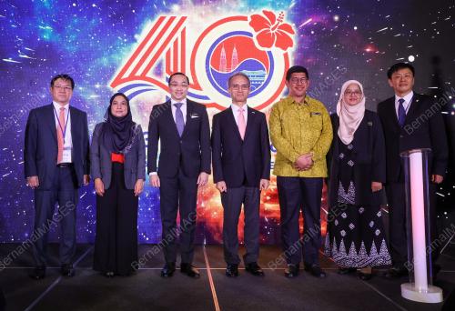 PELANCARAN LOGO 40 TAHUN DASAR PANDANG KE TIMUR MALAYSIA KOREA