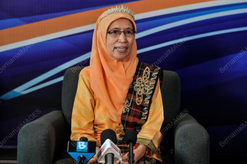 NOORIZAN MOHAMED