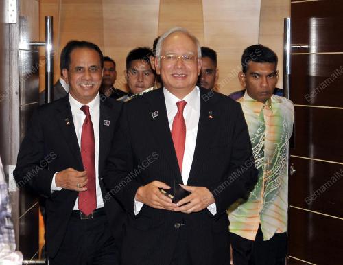 KL46_16112015_PARLIMEN