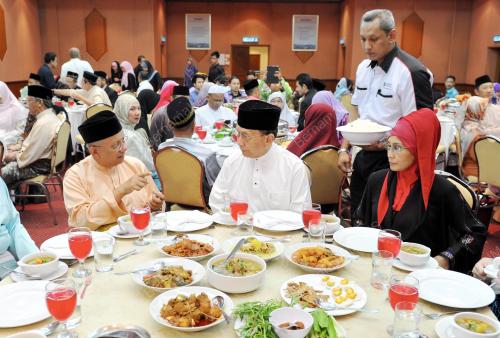 KL46_17072013_RAIS_IFTAR