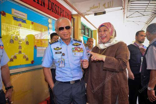 KL46_18052005_UNDI_BN201805047621