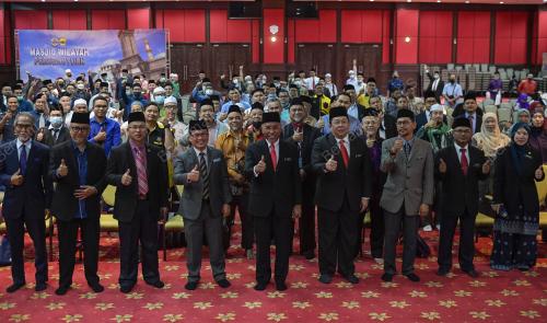 DATUK IDRIS AHMAD