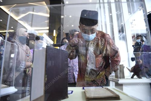 TAN SRI DR RAIS YATIM