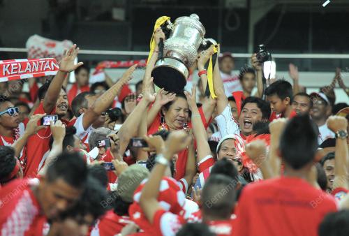 KL46_19052012_PIALA_FA