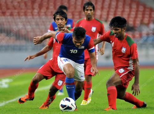 KL46_20112012_BOLA
