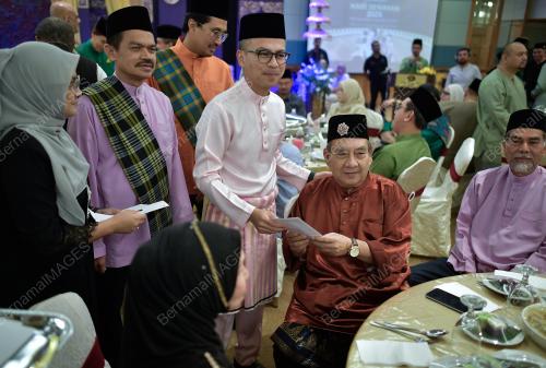 DATUK FAHMI FADZIL