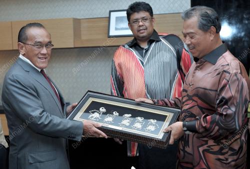 TAN SRI MUHYIDDIN YASSIN