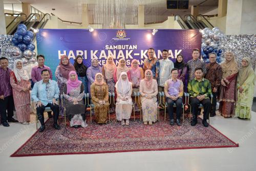 DATUK SERI DR WAN AZIZAH WAN ISMAIL
