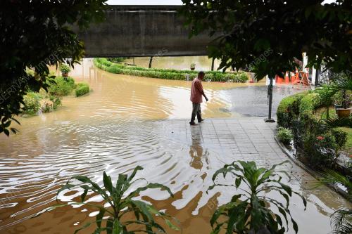 TINJAUAN BANJIR KILAT