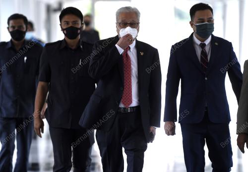 DATUK SERI ISMAIL SABRI YAAKOB