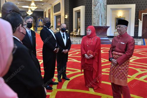AL-SULTAN ABDULLAH RI'AYATUDDIN AL-MUSTAFA BILLAH SHAH