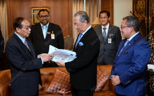 TAN SRI MUHYIDDIN YASSIN