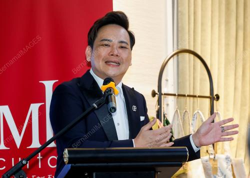 DATUK DR CALVIN KHII