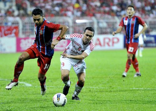 KL46_28082012_BOLA