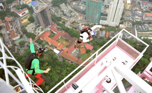 KL46_29092012_BASE_JUMP6