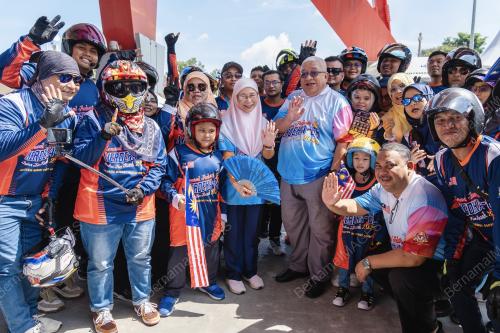 DATUK SERI DR WAN AZIZAH WAN ISMAIL