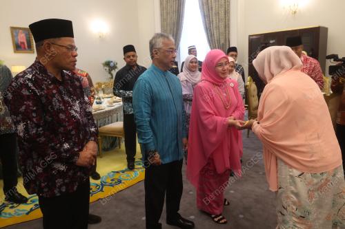 AL-SULTAN ABDULLAH RI'AYATUDDIN AL-MUSTAFA BILLAH SHAH