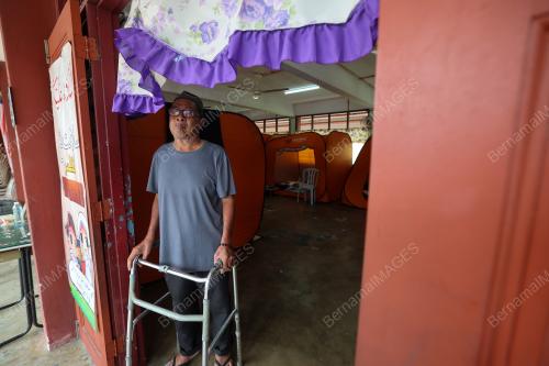 MANGSA KEBAKARAN PANTAI DALAM