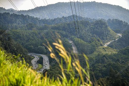 TINJAUAN ALIRAN TRAFIK LEBUHRAYA KL-KARAK