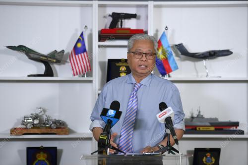 DATUK SERI ISMAIL SABRI YAAKOB