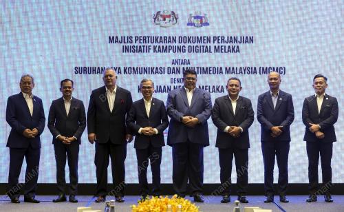 FAHMI FADZIL