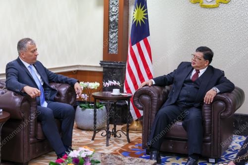 TAN SRI JOHARI ABDUL