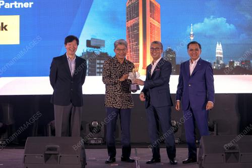 TENGKU DATUK SERI ZAFRUL TENGKU ABDUL AZIZ