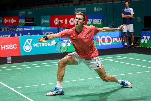 VIKTOR AXELSEN