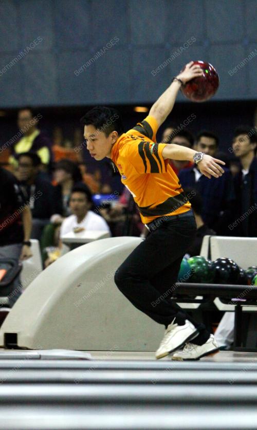 KL47_09052014_BOWLING