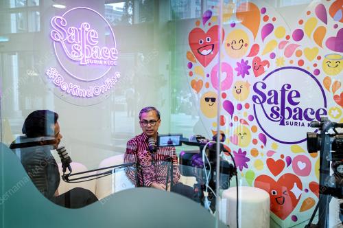 FAHMI FADZIL