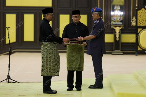 AL-SULTAN ABDULLAH RI'AYATUDDIN AL-MUSTAFA BILLAH SHAH