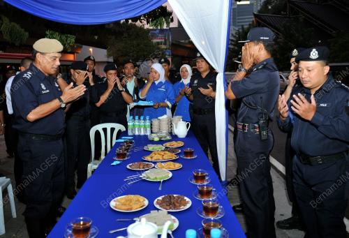 KL47_11082012_POLIS_BERBUKA