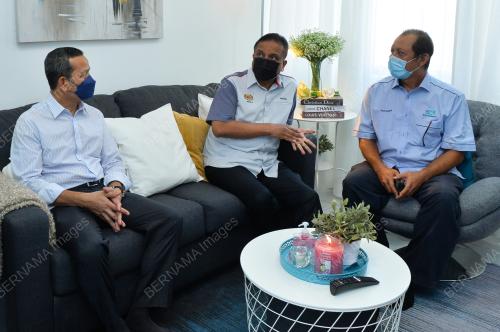 DATUK SERI REEZAL MERICAN NAINA MERICAN