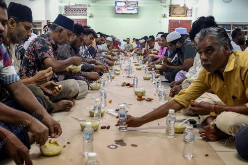 MASJID INDIA BERBUKA PUASA