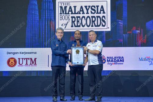 DATUK SERI DR ZAMBRY ABDUL KADIR