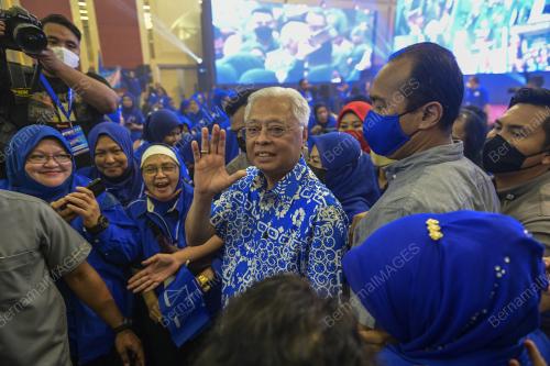 DATUK SERI ISMAIL SABRI YAAKOB