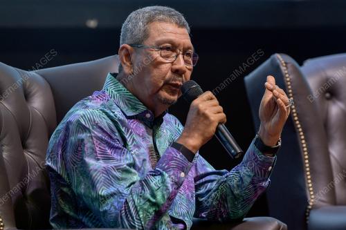 TAN SRI WAN AHMAD DAHLAN ABDUL AZIZ