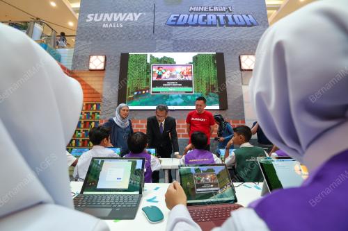 PELANCARAN MINECRAFT MALLS DISCOVERY