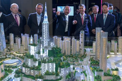 DATUK SERI TENGKU ZAFRUL TENGKU ABDUL AZIZ