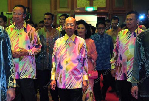 KL47_17042012_AGONG