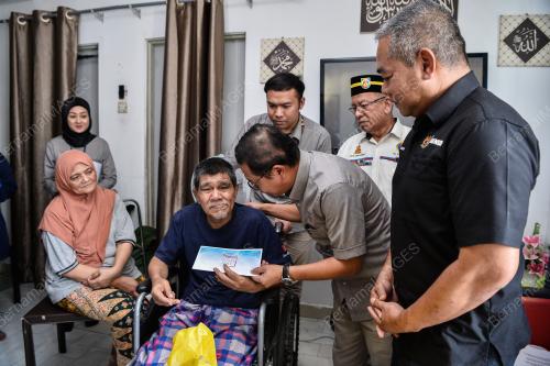 DATUK DR. MOHD NIZAR SUDIN