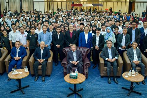 TAN SRI ABANG JOHARI TUN OPENG