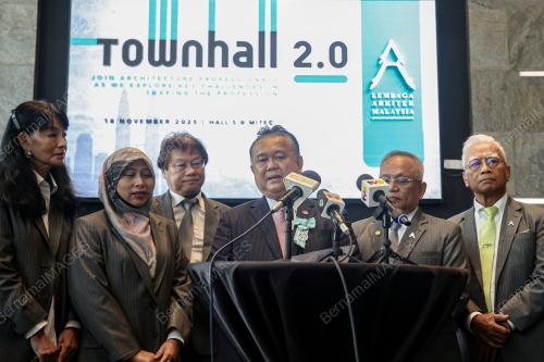 KL47_18112025_LAM_TOWNHALL