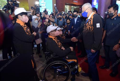 DATUK SERI ISMAIL SABRI YAAKOB
