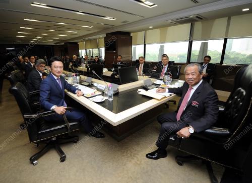 TAN SRI MUHYIDDIN YASSIN