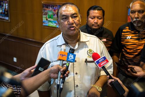 DATUK SERI AHMAD ISMAIL